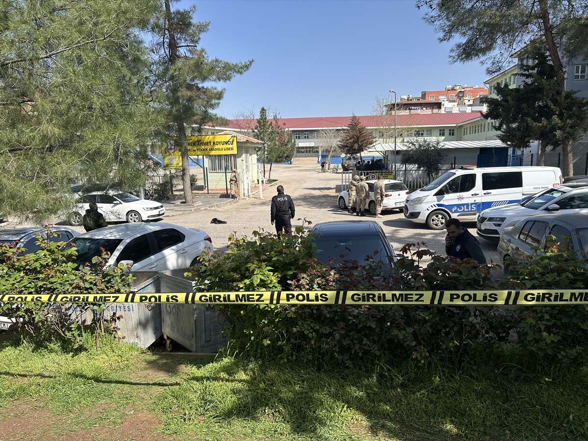 Okuldaki eski öğrenci dehşetinde tüm detaylar belli oldu! 1 ölü, 16 yaralı var 1